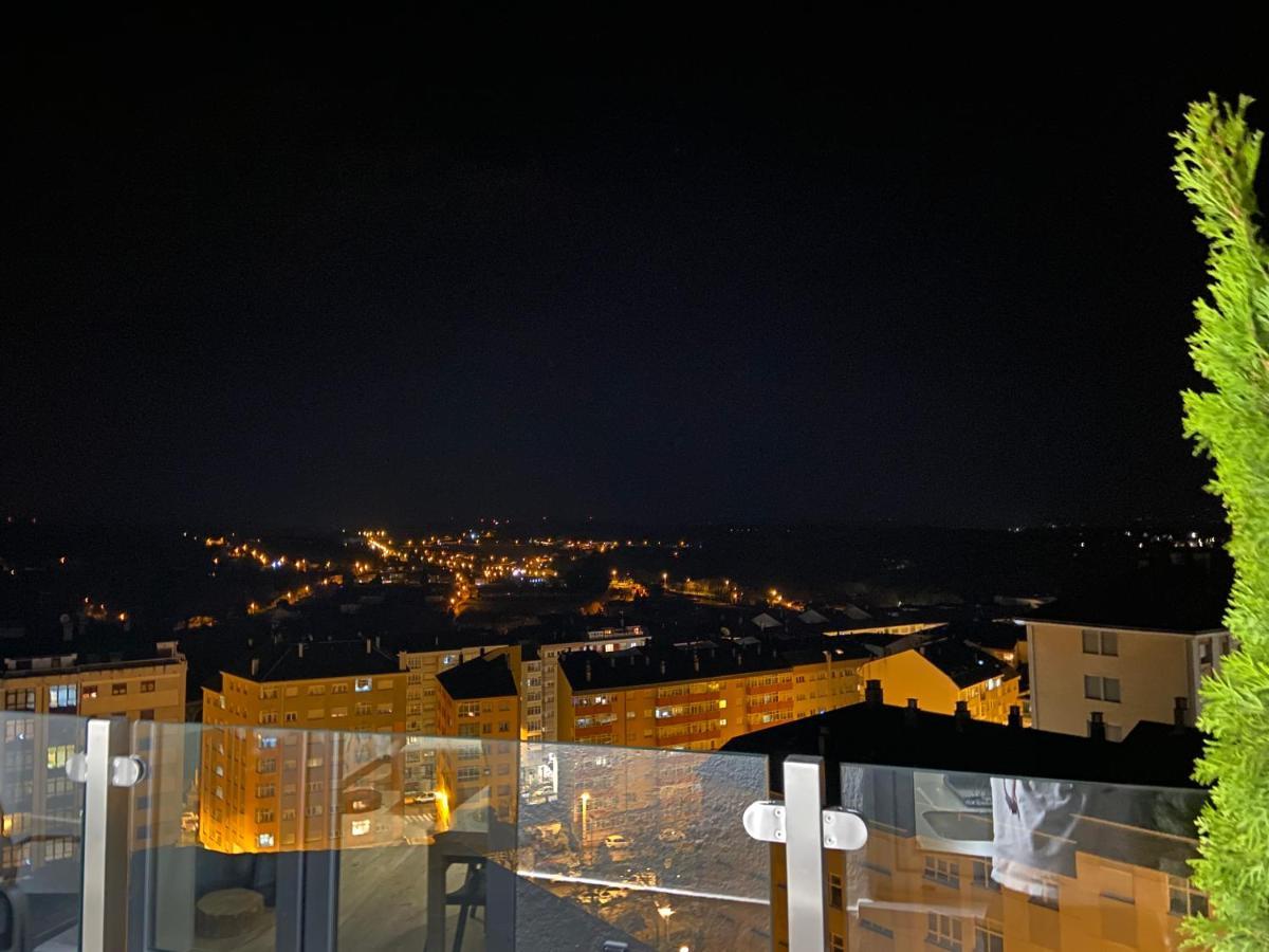 Siente Muralla Lugo Esterno foto